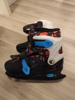 Predám detské nastaviteľné korčule 30-33 - 2