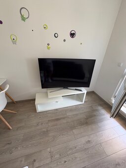 Predám Samsung TV 55" UHD 4K Zakrivená Smart TV UE55KU6172 - 2