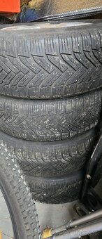 Predám pneu+dsc 195/65 R15 dez 6mm - 2