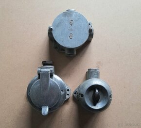 Staré elektro, vypínače, zásuvky - 2