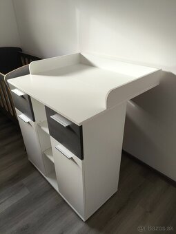 Prebaľovací pult - 2