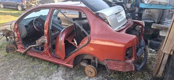 Skoda Fabia kaputa - 2