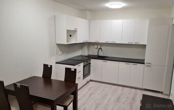 Novostavba - krásny slnečný 2 izbový zariadený byt - 2