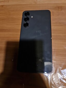 Samsung s24 FE - 2