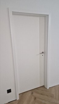 Interierove dvere 80 prave + oblozkova zarubna - 2