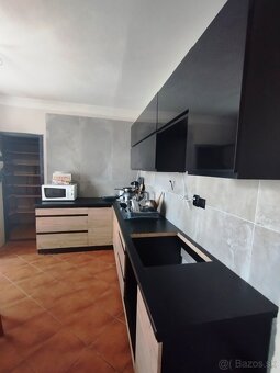 Predaj veľký 3 izbový byt s balkónom Levice - 2