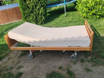 Polohovateľná posteľ - 2