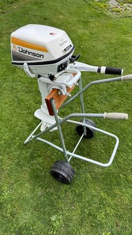 Predam zavesny Lodny motor Johnson 6 HP dvojvalcový lodný mo - 2