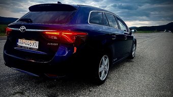 Vymením Toyota avensis 2017 výmena za benzín - 2