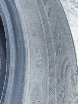 Nokian 215/60 R17 zimné - 2