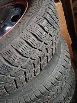 Predám jazdené zimné pneumatiky na kovových diskoch s puklic - 2