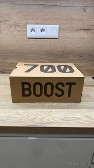 adidas Yeezy Boost 700 Hi-Res Red - 2