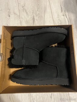 UGG Bailey Bow - 2