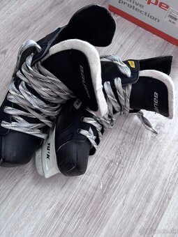 Predám hokejové korčule - 2