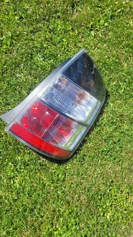 Zadne svetlo Toyota Prius - 2