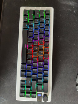 GMMK 3 HE custom mechanicka klavesnica - 2