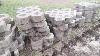 Zatrávňovacie tvárnice - 2