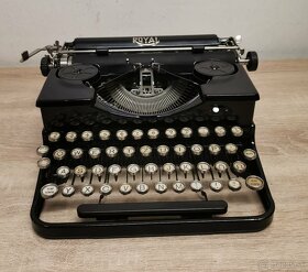 Starožitný písací stroj ROYAL P z roku 1930 - 2