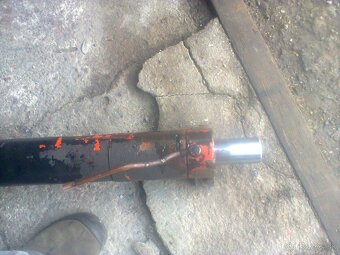 hydraulicky piest,piestnica - dvojčinna - 2