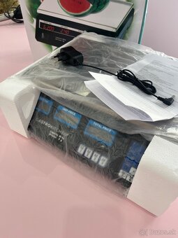 PREDÁM - Digitálna stolová váha 40kg/5g – čierna - 2