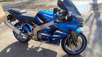 Kawasaki ZX600 - 2