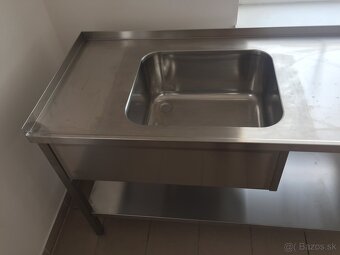 Gastro nerezový stôl s hlbokým dresom - 2