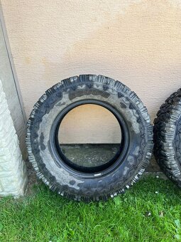 Predám 245/70 R17 - 2