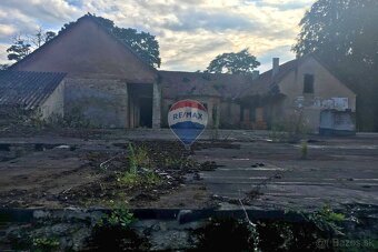 RE/MAX | Exkluzívna klasicistická kúria v Jatove– historický - 2