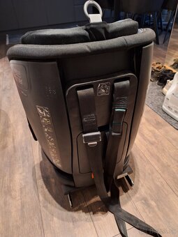 Britax Römer Trifix2 i-Size 76-105cm - 2