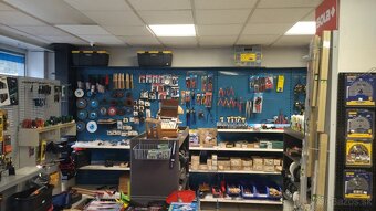 Výpredaj zásob predajne železiarstva - 2