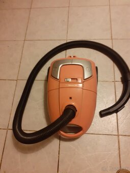 Vysavac TESCO 1200 W - 2