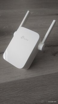 TP Link RE305 AC1200 WiFi extender - 2