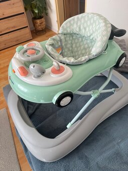 Detské chodítko Petite&Mars s hracím pultom - 2