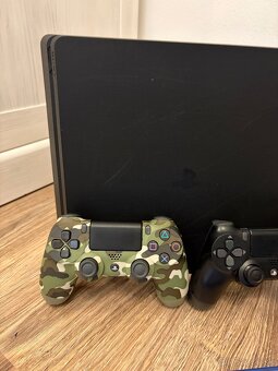 Playstation 4 slim - 2