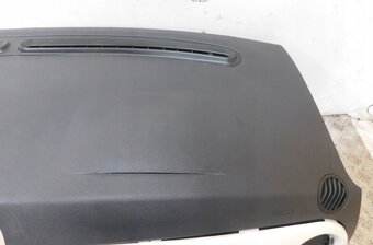 Fiat 500 2007- palubná doska , palubovka , airbagy pásy - 2