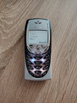 Nokia 8310 - 2