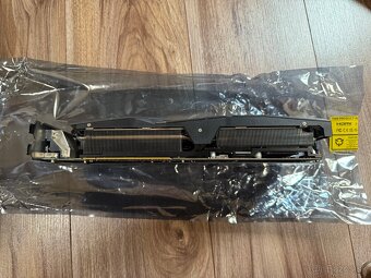 ASUS ROG STRIX GAMING GTX1080 - 2