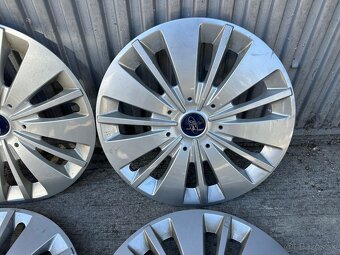 Predam original puklice: 16" FORD 30€ 15" HONDA 20€ 15" - 2
