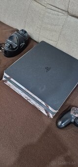 Predám PS4 Slim s hrami - 2