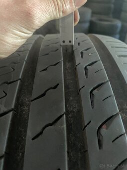 235/45R17 - 2