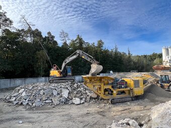 Búranie, odvoz a drvenie stavebnej sute, zeminy, JCB 4CX - 2