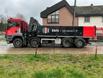 MAN TGS sklápač s hydraulickou rukou HIAB - 2