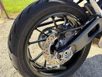 YAMAHA MT-07 - 2
