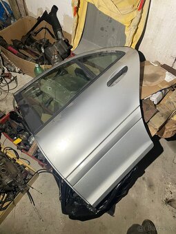 Dvere zadne lave mercedes - 2
