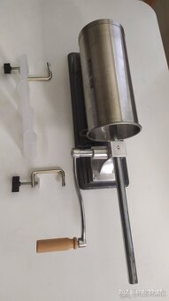 Plnička na klobásy-narážačka - 2