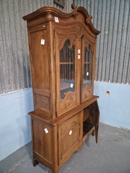 04 - Predám masívnu dubovú presklenú vitrínu – dvojdielna - 2