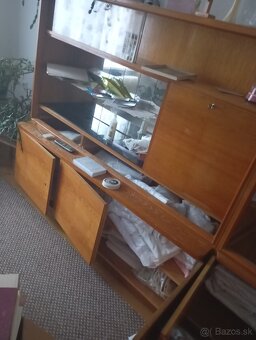 Skriňa, posteľ, sekretár - 2