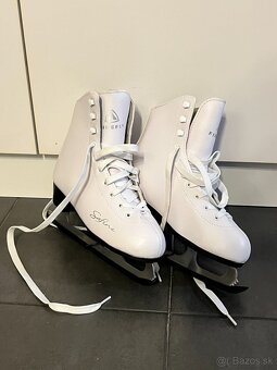 Dievčenské korčule (veľkosť 37) - 2