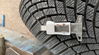 Brigestone LM005 225/40 r18 - 2