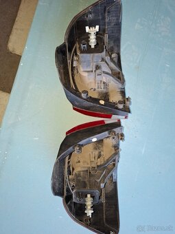 Zadne svetla VW6 - 2